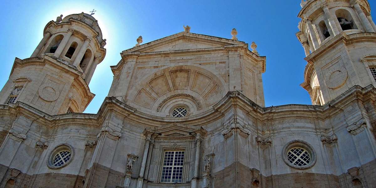 La Catedral de C�diz, una belleza barroca amenazada por la cercan�a del mar | K�rkide | Proyectos de restauraci�n y rehabilitaci�n
