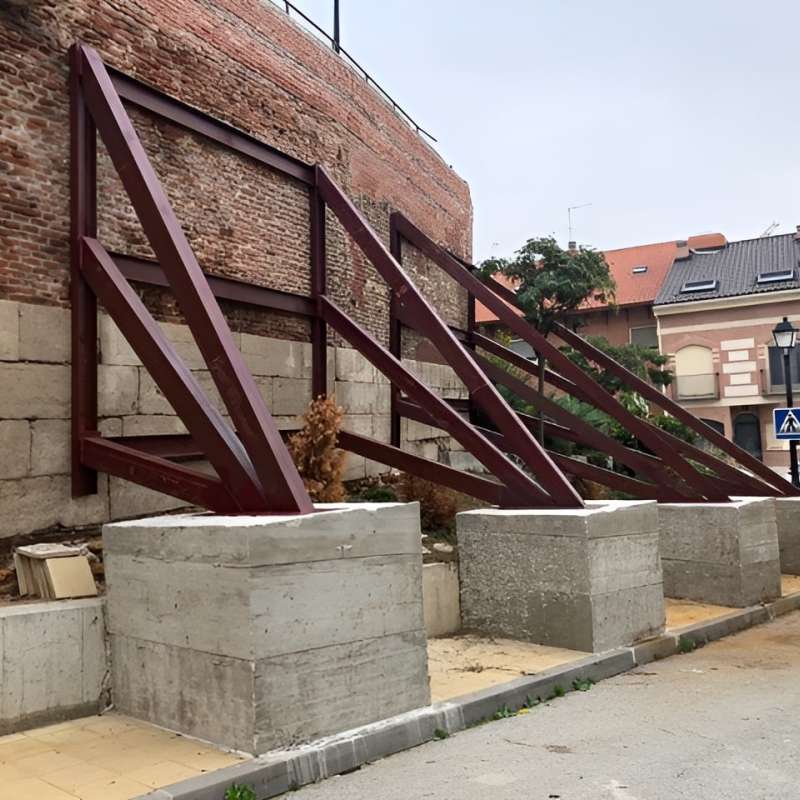 Apeo de emergencia en la Barbacana del entorno de la Iglesia de San Cipriano en Cobe�a. Madrid. - Rehabilitaci�n | Edificios Religiosos - K�rkide | Proyectos de restauraci�n y rehabilitaci�n