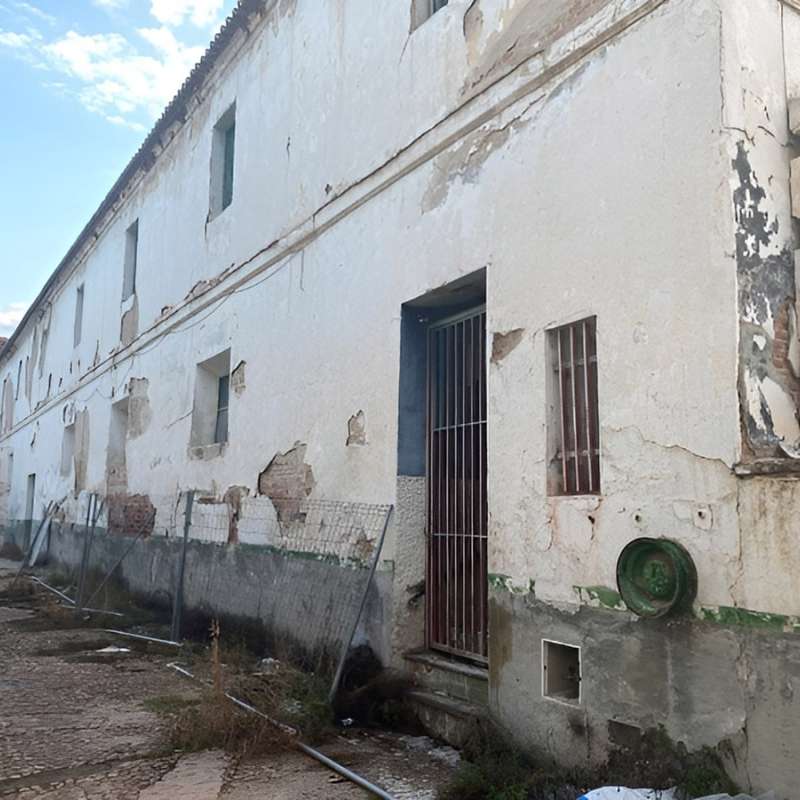 Restauraci�n de paramentos de fachada y eliminaci�n de elementos a�adidos en el Antiguo Cuartel de Caballer�a (Sementales) en Alcal� de Henares (Madrid) - Rehabilitaci�n | Construcciones civiles - K�rkide | Proyectos de restauraci�n y rehabilitaci�n