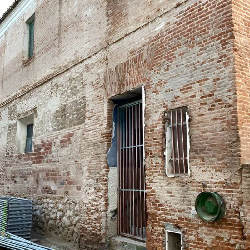 Restauraci�n de paramentos de fachada y eliminaci�n de elementos a�adidos en el Antiguo Cuartel de Caballer�a (Sementales) en Alcal� de Henares (Madrid) - Rehabilitaci�n | Construcciones civiles - K�rkide | Proyectos de restauraci�n y rehabilitaci�n