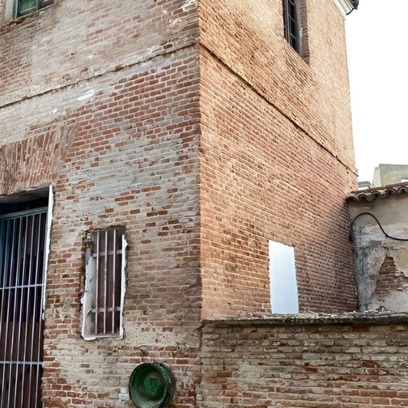 Restauraci�n de paramentos de fachada y eliminaci�n de elementos a�adidos en el Antiguo Cuartel de Caballer�a (Sementales) en Alcal� de Henares (Madrid) - Rehabilitaci�n | Construcciones civiles - K�rkide | Proyectos de restauraci�n y rehabilitaci�n