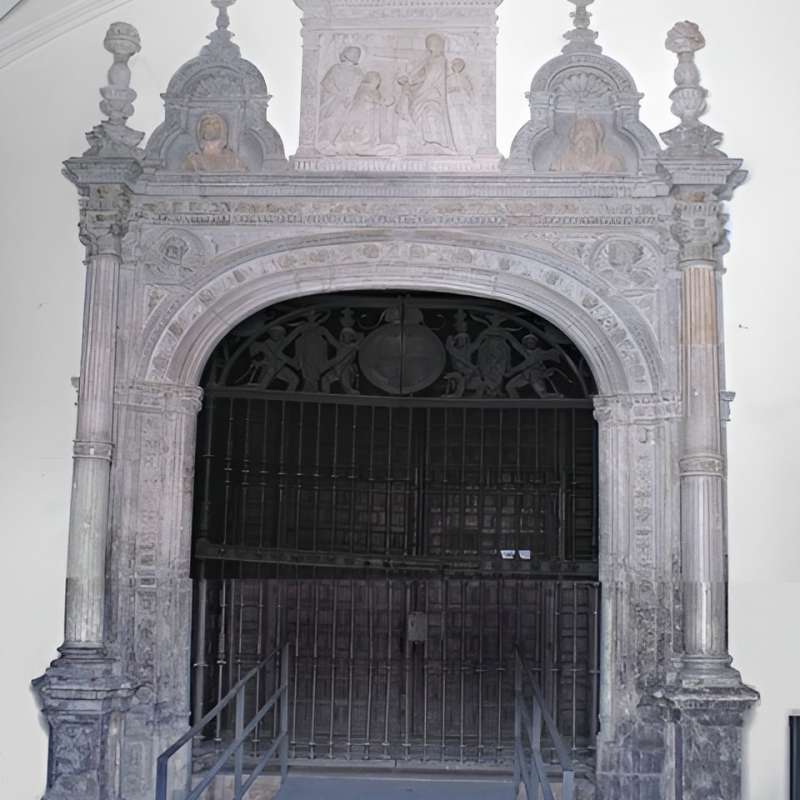 Portadas interiores del Museo de Santa Cruz. Toledo. - Rehabilitaci�n | Construcciones civiles - K�rkide | Proyectos de restauraci�n y rehabilitaci�n