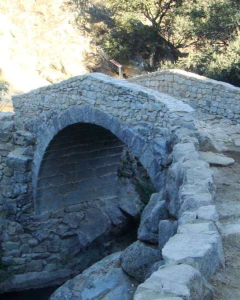 Puente del Pasadero. Navalagamella. Madrid. | Rehabilitaci�n > Construcciones civiles | K�rkide | Proyectos de restauraci�n y rehabilitaci�n
