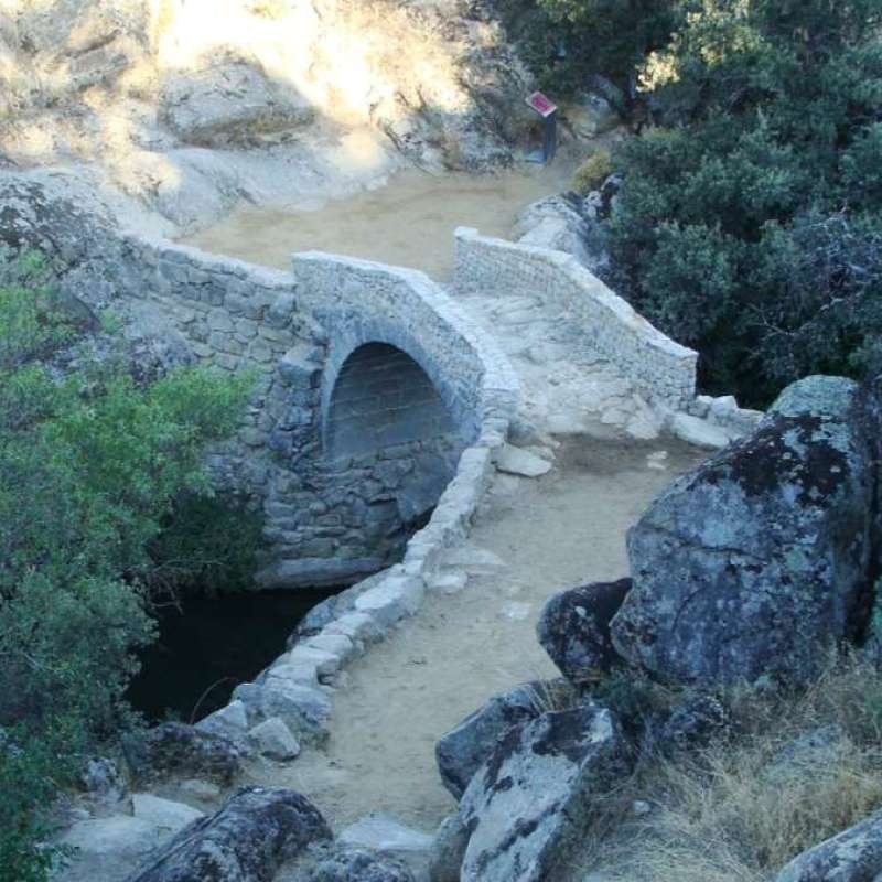 Puente del Pasadero. Navalagamella. Madrid. - Rehabilitaci�n | Construcciones civiles - K�rkide | Proyectos de restauraci�n y rehabilitaci�n