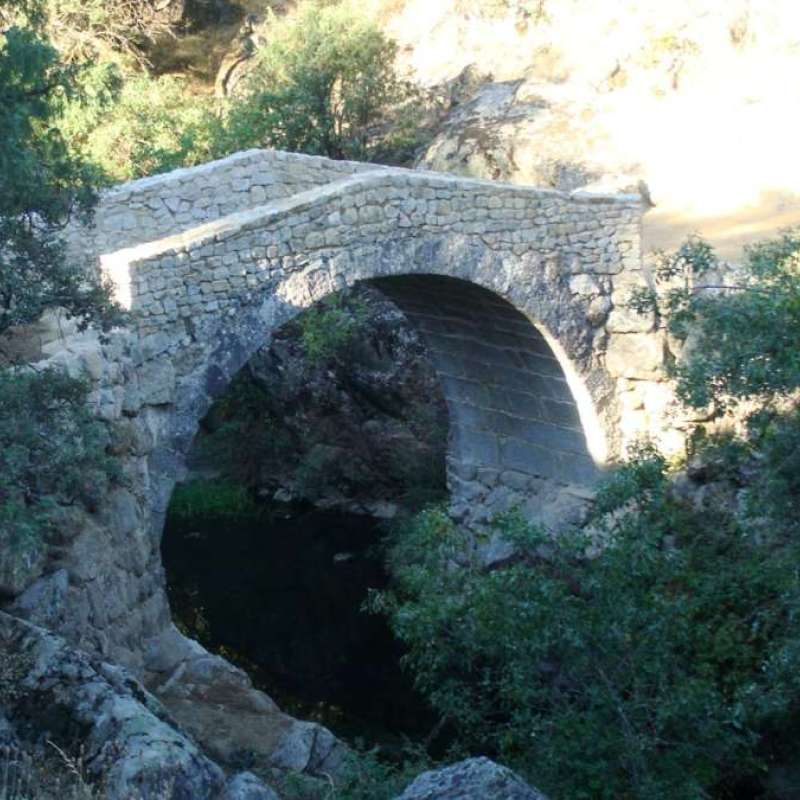 Puente del Pasadero. Navalagamella. Madrid. - Rehabilitaci�n | Construcciones civiles - K�rkide | Proyectos de restauraci�n y rehabilitaci�n