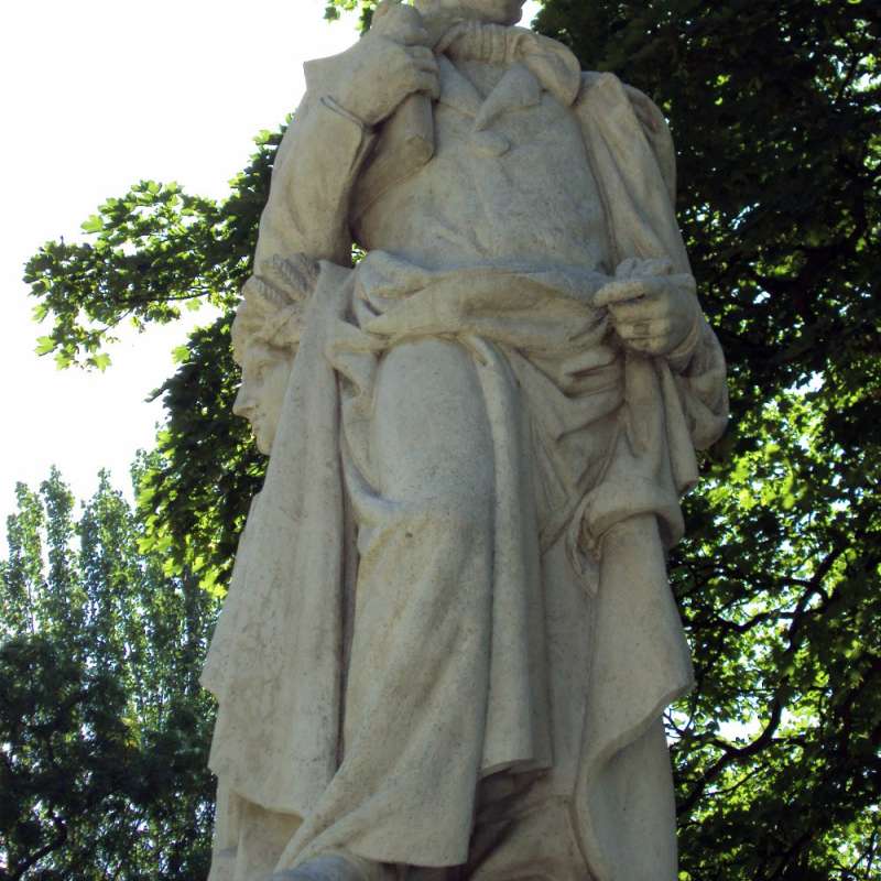 Restauraci�n de esculturas del Jard�n Bot�nico de Madrid - K�rkide | Proyectos de restauraci�n y rehabilitaci�n