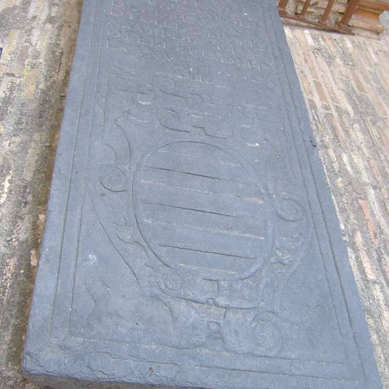 PROYECTO DE LIMPIEZA Y RESTAURACI�N DE UN CONJUNTO DE L�PIDAS SEPULCRALES DEL MUSEO SEFARD� DE TOLEDO - Restauraci�n | Piezas Arqueol�gicas - K�rkide | Proyectos de restauraci�n y rehabilitaci�n