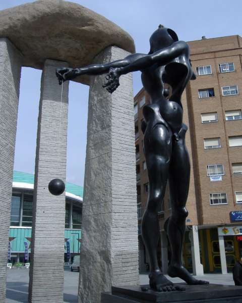 Monumento a Newton de Dal�. Madrid. | Restauraci�n > Monumentos | K�rkide | Proyectos de restauraci�n y rehabilitaci�n