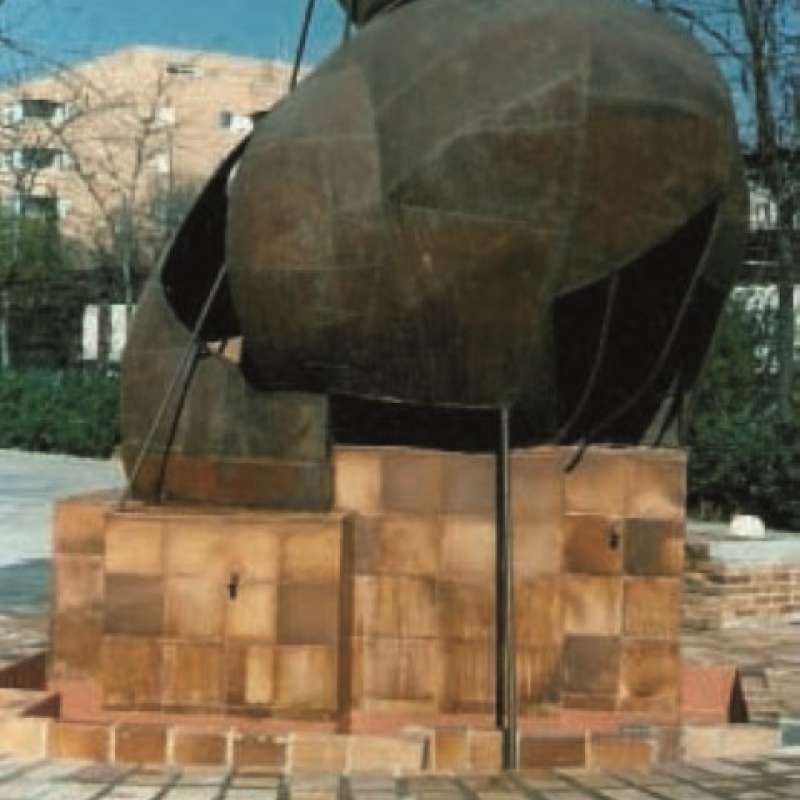 Fuente con escultura. Calle San Jenaro. Madrid. - Restauraci�n | Monumentos - K�rkide | Proyectos de restauraci�n y rehabilitaci�n